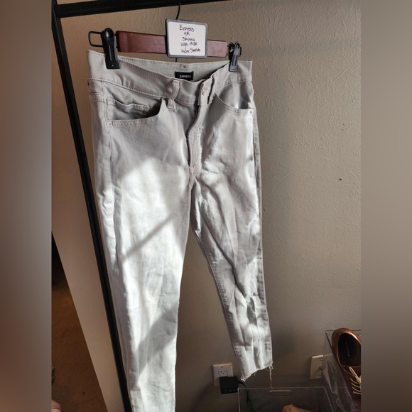 Express 4R Blue Jean, skinny hyper stretch high rise, fringe on bottom - Picture 4 of 4